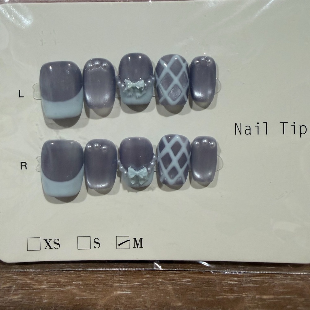 Gray and lavender blue Nail Set size medium
